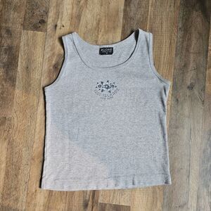 Vintage ALORE ribbed tank top featuring a circular floral graphic